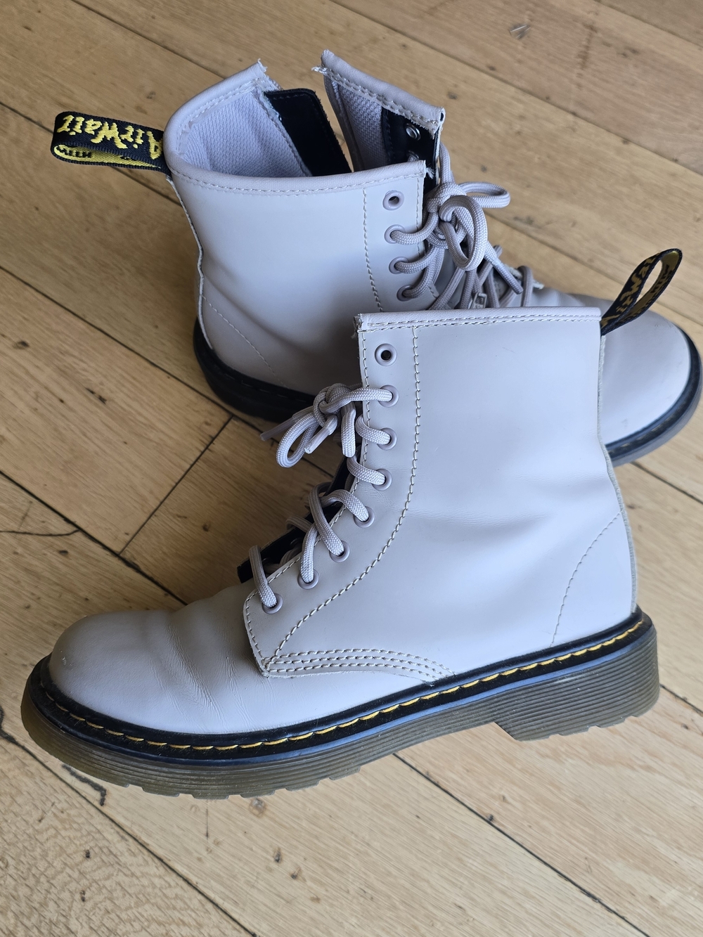 Dr. Martens Cream Taupe Punk Grunge Lace-Up Coquette Girly 90s Vibe Chunky